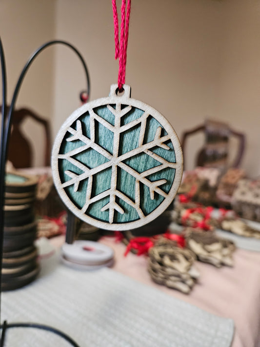 Old fashioned Snowflake Christmas Ornament version 3